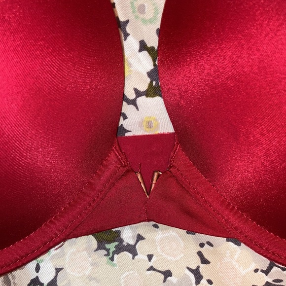 Women’s Victoria’s Secret Red Very Sexy Push Up Bra - Picture 2 of 4
